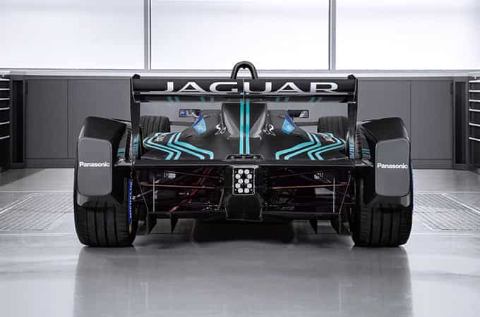 Voiture de course Jaguar en Formule E.